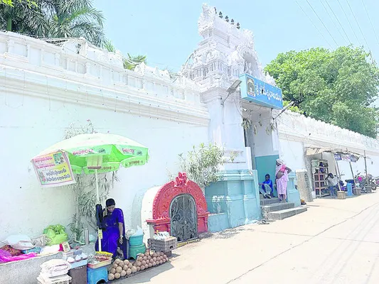 భీమన్న గుడిలో రాజన్న దర్శనాలు