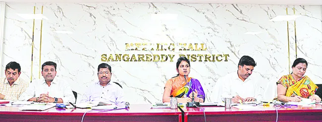 నీటి ఎద్దడి తలెత్తకుండా చూడాలి: జిల్లా కలెక్టర్‌