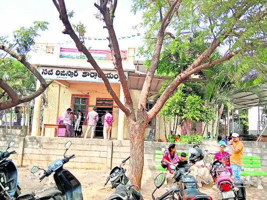 స్లాట్‌ బుకింగ్‌ ఉంటేనే రిజిస్ట్రేషన్‌ !