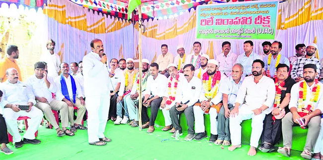 బాబు ద్వంద్వ వైఖరిని ఎవ్వరూ నమ్మరు 