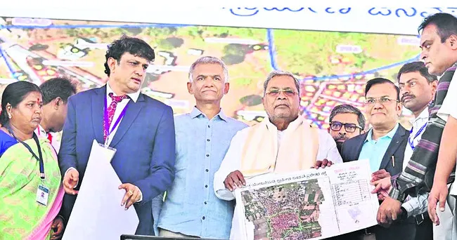 రెవెన్యూ సిబ్బంది సమర్థంగా పనిచేయాలి 