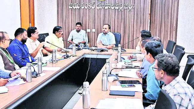 సహకార సంఘాల పునర్విభజన చేపట్టాలి