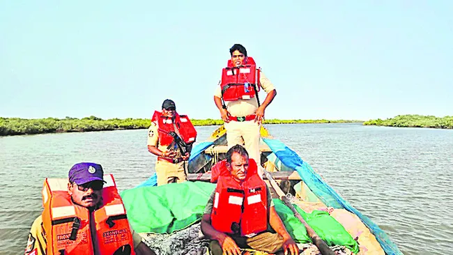 సాగరతీరంలో పోలీసుల మాక్‌ డ్రిల్‌ 