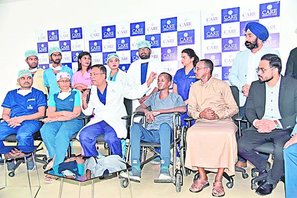 బుల్లెట్‌ తీసి బతికించారు.. 