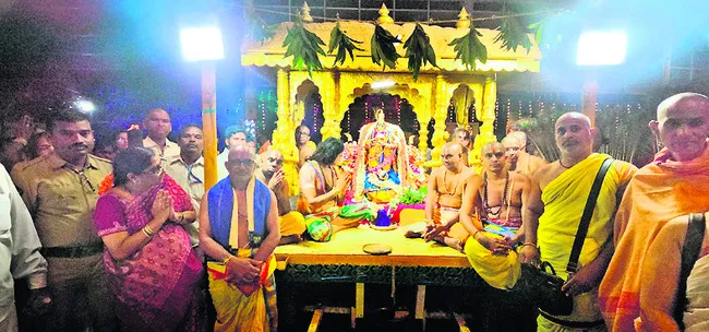 సర్వజన మనోరంజనిపై అప్పన్న తిరువీధి 