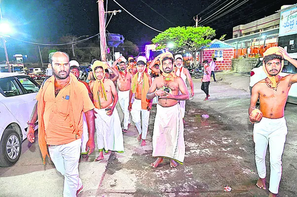 దారులన్నీ కొండగట్టుకే..