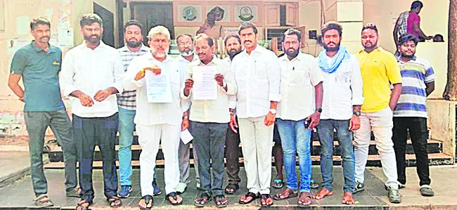 కిరణ్‌ ఒక్కడే కాదు.. ఎందరో ఉన్నారు ! 