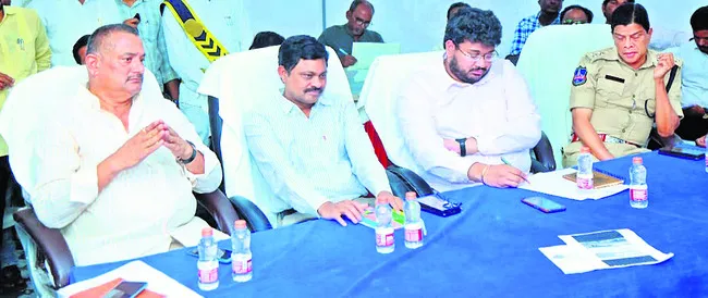 నెల రోజులు.. పోలీస్‌ యాక్ట్‌
