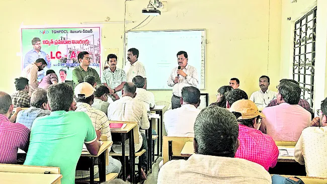 విద్యుత్‌ ఉద్యోగుల భద్రతే లక్ష్యం