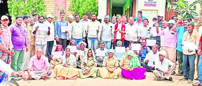 జీపీ కార్మికుడికి ప్రభుత్వమే వైద్యం అందించాలి
