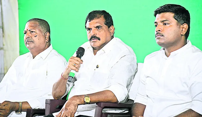 రైతుల ఆకలి కేకలు వినిపించడం లేదా?