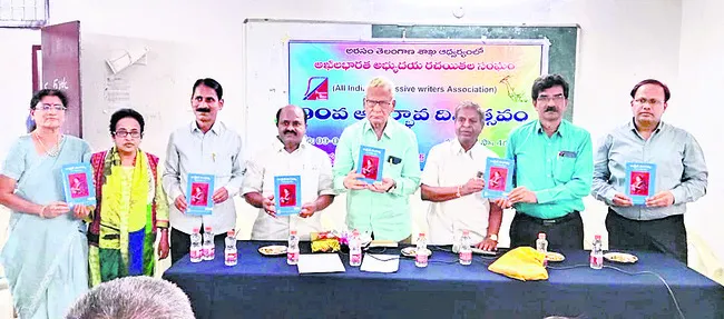 కవి.. కష్టజీవి పక్షానే ఉండాలి 