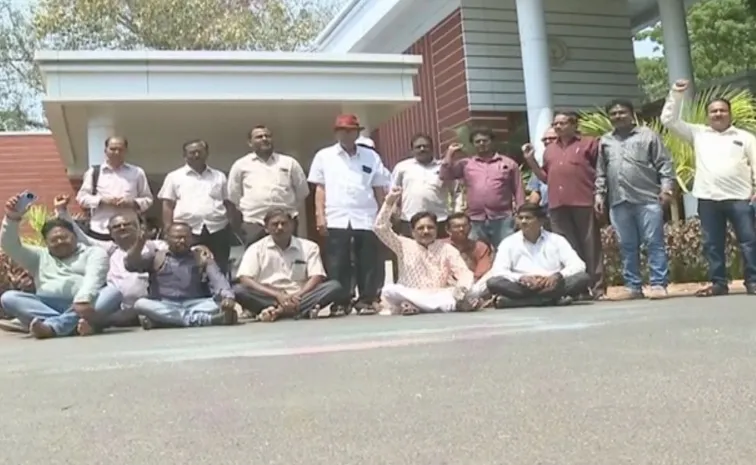 Journalist Associations Condemned Case Against Sakshi Editor