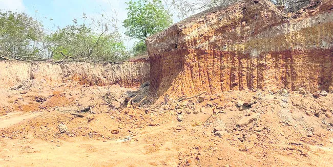 కంకర మాఫియాకు పోల‘వరం’ 