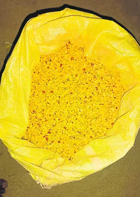 ● అంగన్‌వాడీలకు కందిపప్పు సరఫరా చేసే కాంట్రాక్టర్‌ ఎంపి