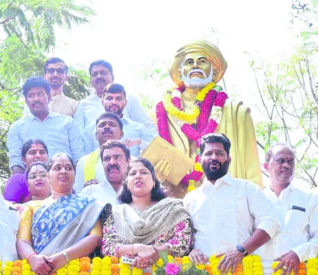 పూలే ఆశయాలు కొనసాగించాలి 