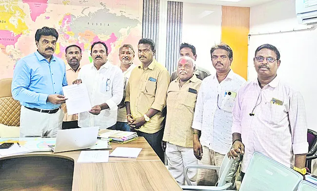 కలంపై కక్షకు నిరసన 