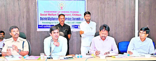 ఎస్సీ, ఎస్టీల సమస్యల పరిష్కారానికి చర్యలు