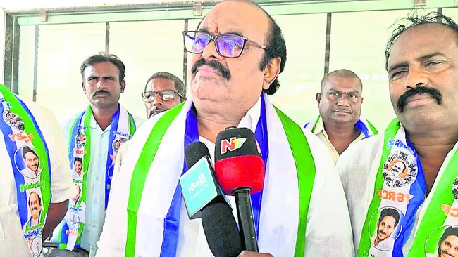 తప్పుడు కేసులకు అదరం.. బెదరం 