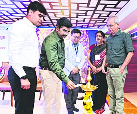 ఆరోగ్య సంరక్షణలో ఫార్మా రంగం కీలకం 