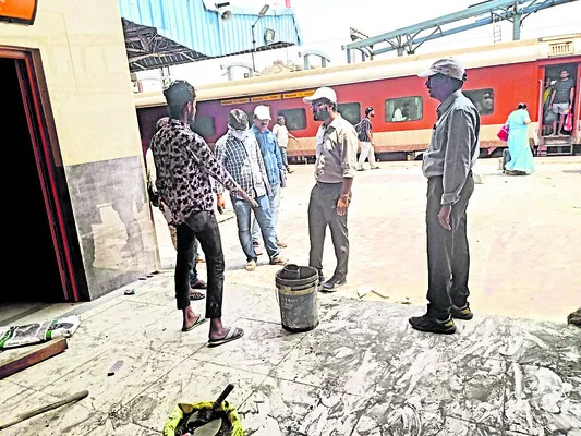 సక్రమంగా పనులు పూర్తి చేయండి