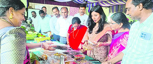 అభివృద్ధిలో కార్యదర్శులదే కీలక పాత్ర