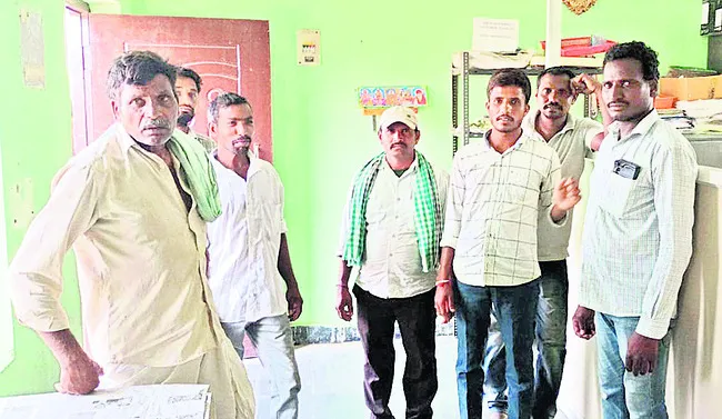 మిర్చి కాంటాల్లో జాప్యం
