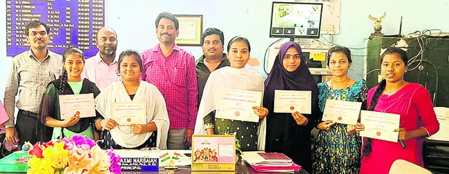 ‘ఖని’ బార్‌ అసోసియేషన్‌ కార్యవర్గం ఎన్నిక
