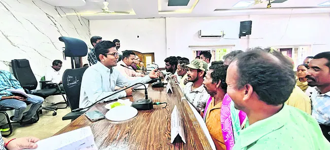 వెల్లువెత్తిన వినతులు