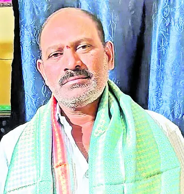 ట్రాక్టర్‌ ఢీకొని వ్యక్తి మృతి 
