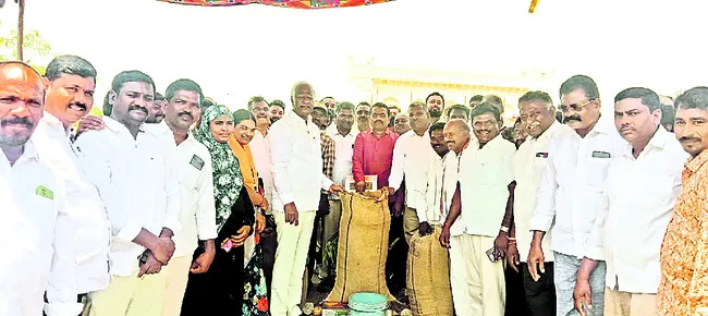రైతుల పక్షపాతి కాంగ్రెస్‌ ప్రభుత్వం