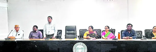 నిబద్ధతతో పనిచేయాలి 