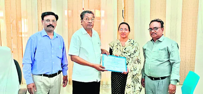 జాతీయ స్థాయిలో ఏయూ విద్యార్థిని ప్రతిభ 