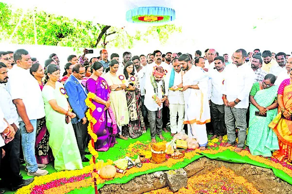 భవన నిర్మాణం త్వరితగతిన పూర్తి చేస్తాం