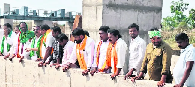 జిల్లాకు గోదావరి జలాలు ఇవ్వాలి