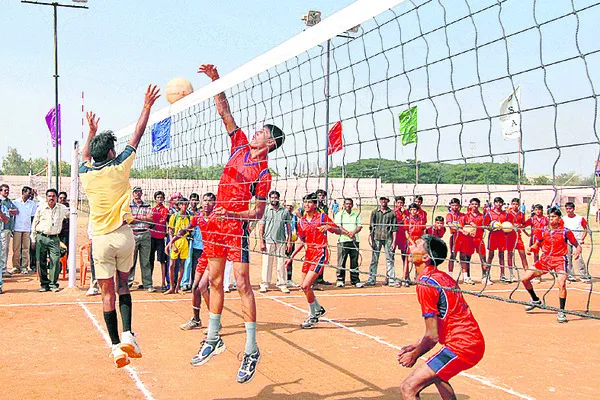 సన్నద్ధం.. సందిగ్ధం