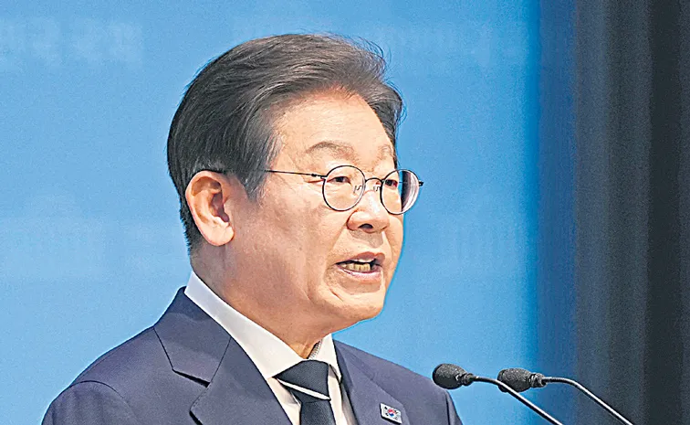 South Korea opposition leader Lee Jae-myung enters presidential race