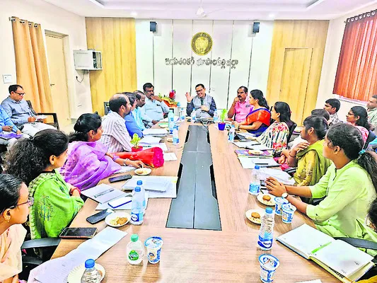 ఆరోగ్యశాఖలో అలసత్వం వహించొద్దు