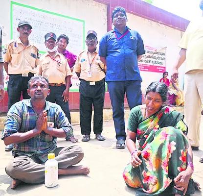 ప్రేమ పేరుతో మోసగించడం వల్లే ఆత్మహత్య 