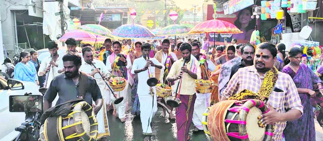 క్షీరారామలింగేశ్వరస్వామికి చక్రస్నానం