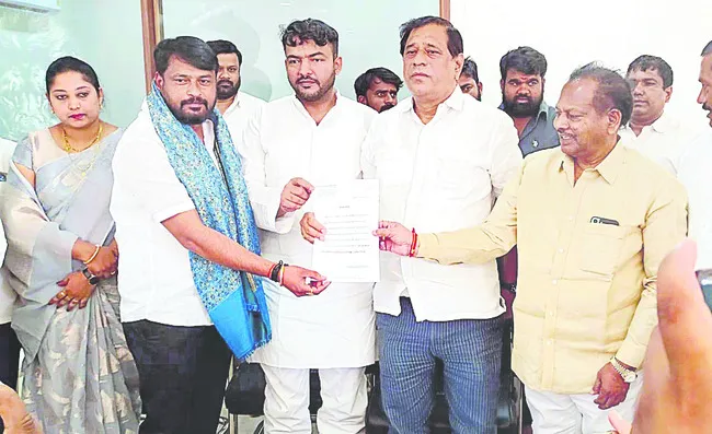 ప్రజలకు విస్తృత సేవలు