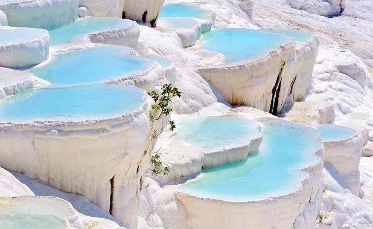 Turquoise Pool: Turkeys Buyuk Menderes Valley