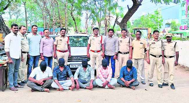 హత్యకు ప్రణాళిక.. ఐదుగురు అరెస్ట్‌ 