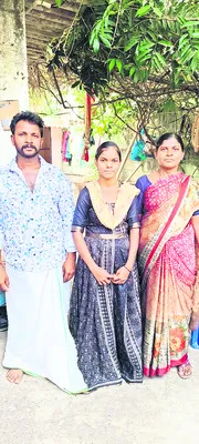 మేసీ్త్ర కుమార్తె సన్‌షైన్‌ అవార్డుకు ఎంపిక