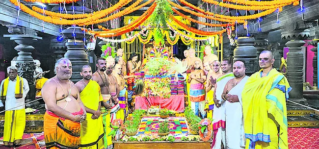 అప్పన్నకు శ్రీ పుష్పయాగం
