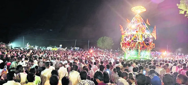 వైభవంగా శ్రీవారి రథోత్సవం