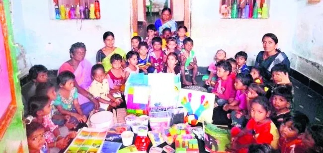 హాజరు ఇలా.. భోజనం ఎలా? 
