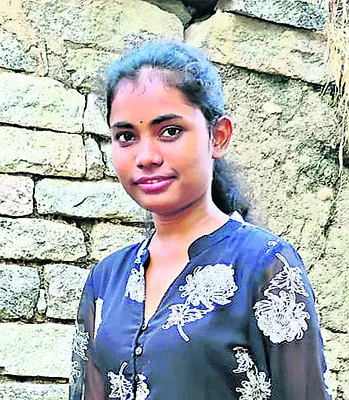 విద్యార్థిని బలవన్మరణం 