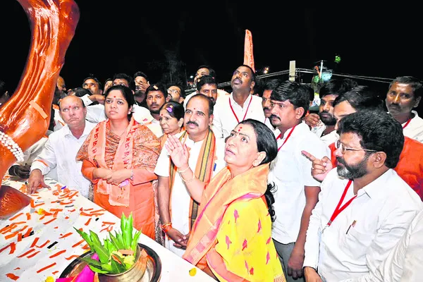 శివాజీ జీవితం స్ఫూర్తిదాయకం 