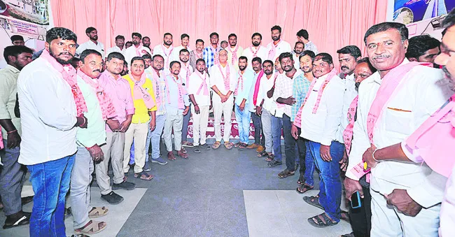 రెండు లక్షల ఉద్యోగాలు బోగస్సే: హరీశ్ రావు